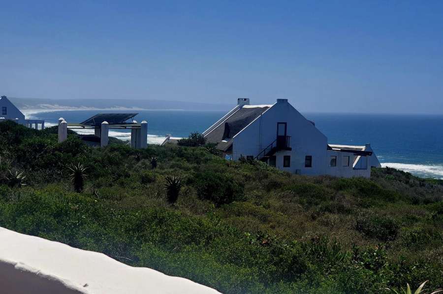 5 Bedroom Property for Sale in Boggomsbaai Western Cape